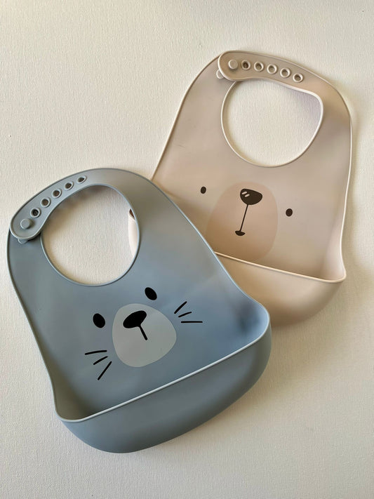 CONJUNTO DE 2 BABETES DE SILICONE